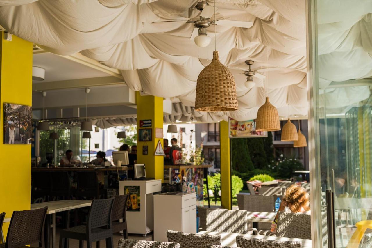 Apart Hotel Sunny Victory Pantai Sunny Bagian luar foto