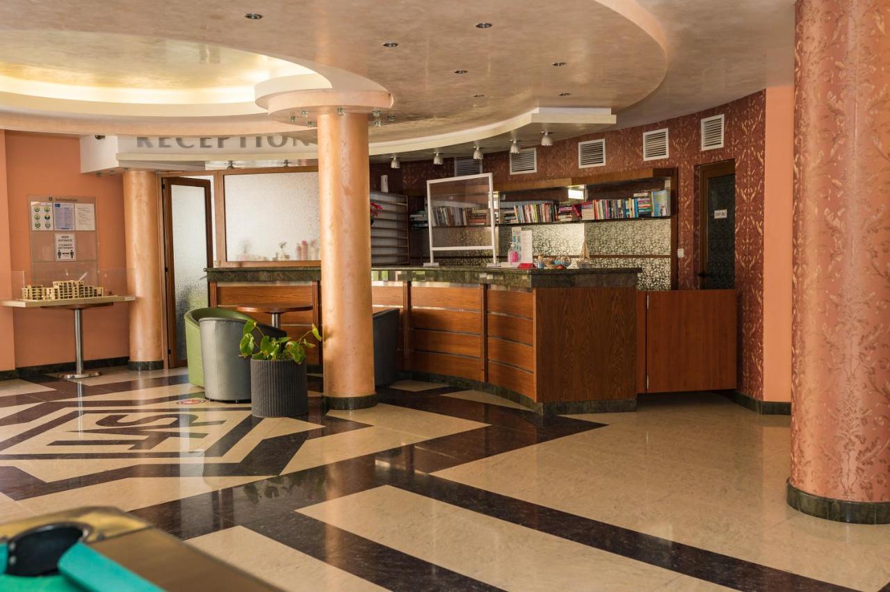 Apart Hotel Sunny Victory Pantai Sunny Bagian luar foto