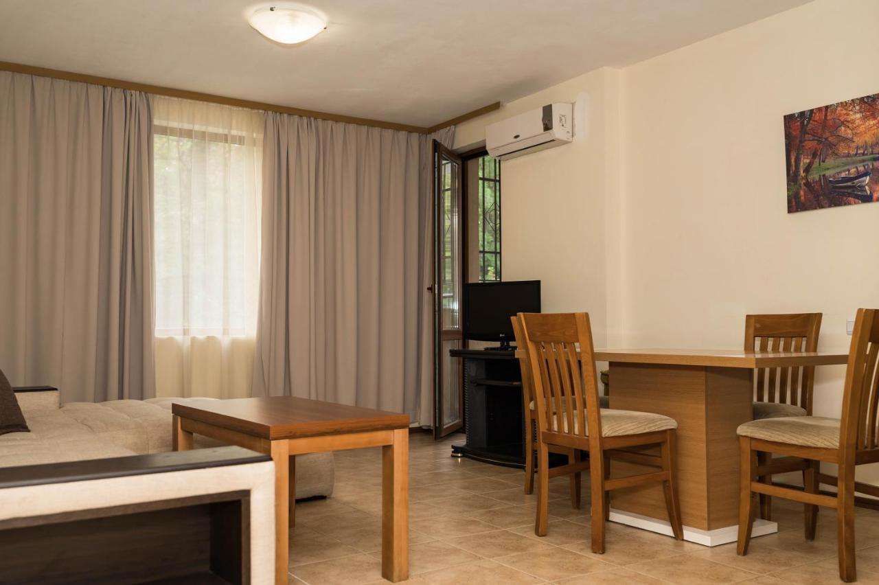 Apart Hotel Sunny Victory Pantai Sunny Bagian luar foto