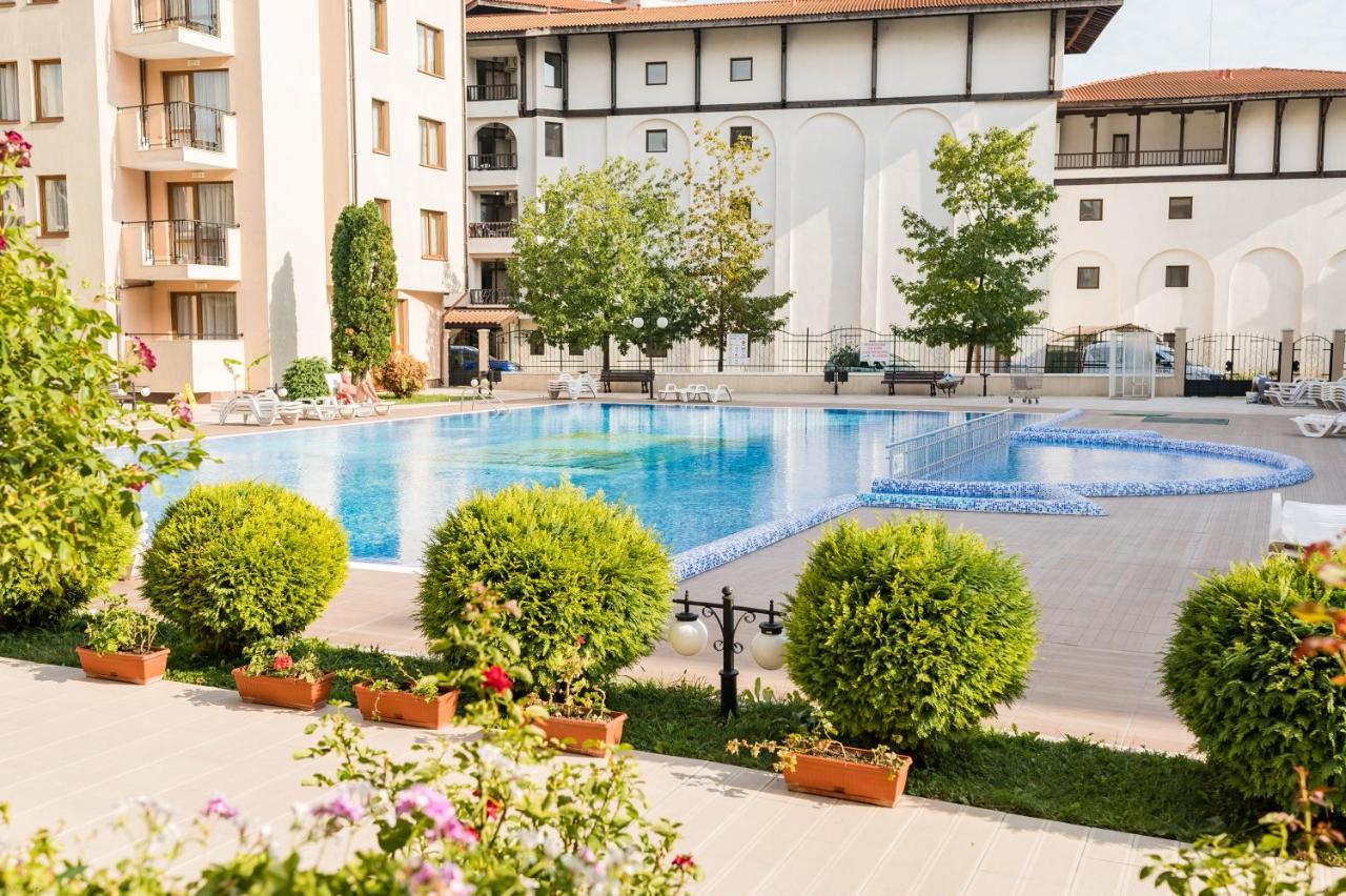 Apart Hotel Sunny Victory Pantai Sunny Bagian luar foto